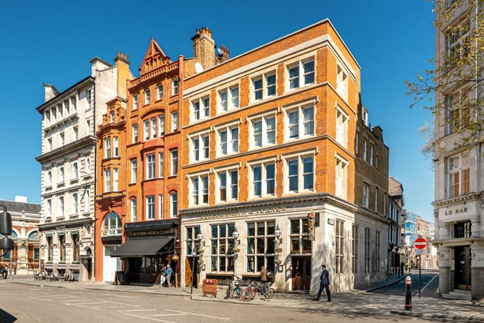 1 bed property in West Smithfield, London